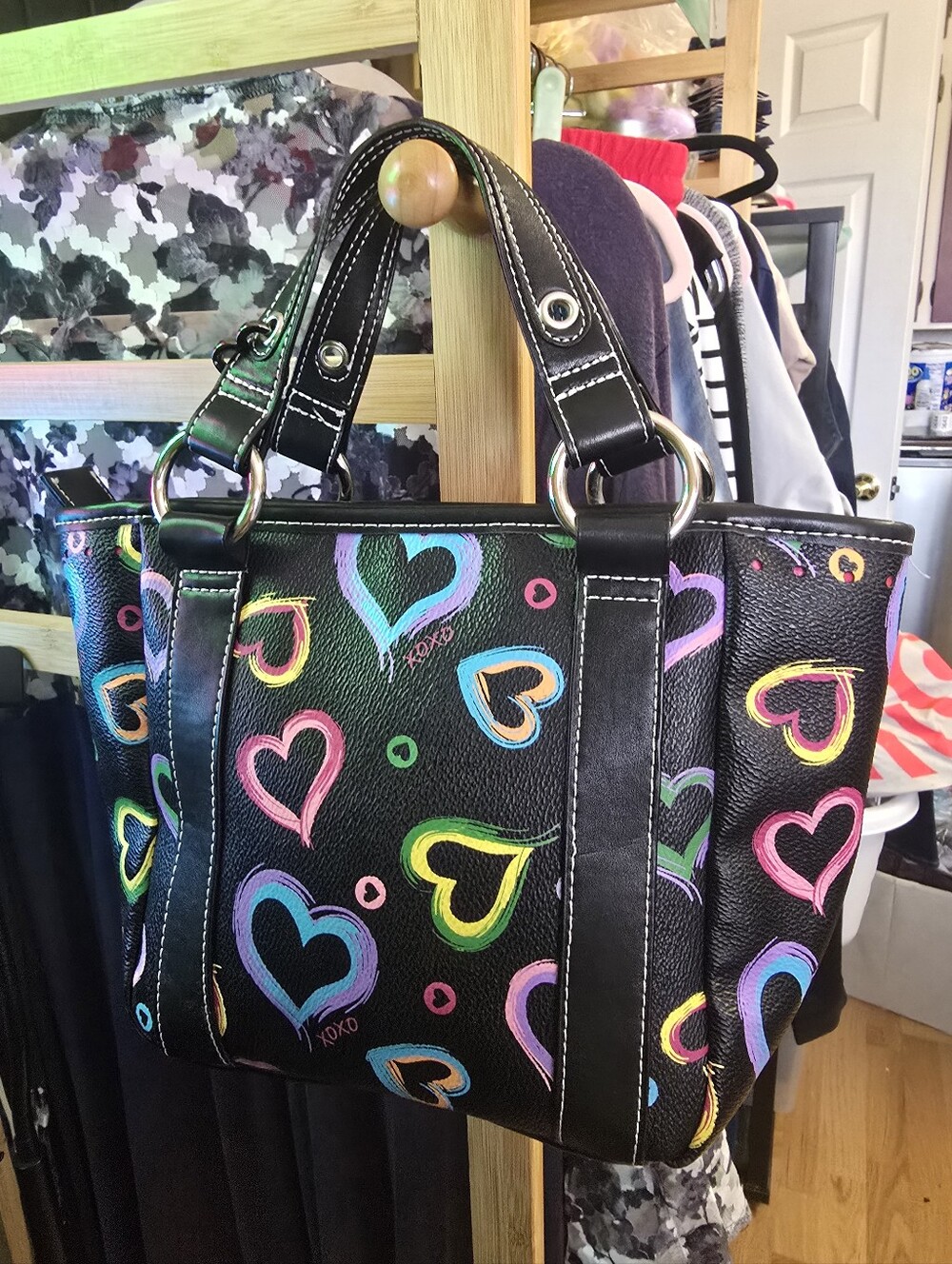 #0643 🧜 XOXO 11.5x7.5x3.5 Blk Multicolor Heart Satchel Bag,1 Outer Zip Pocket